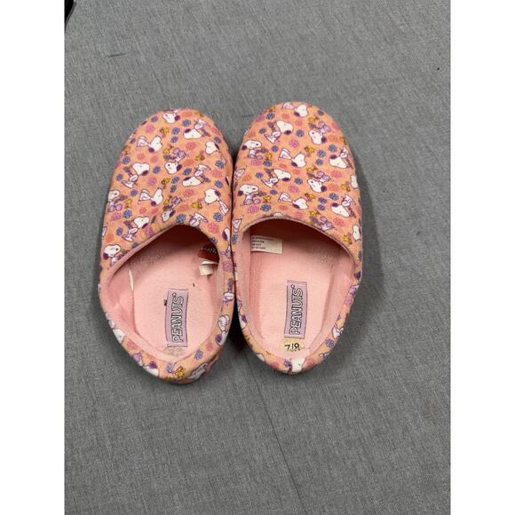 Peanuts Women Pink Slippers Size 7/8 Snoopy - Picture 3 of 4